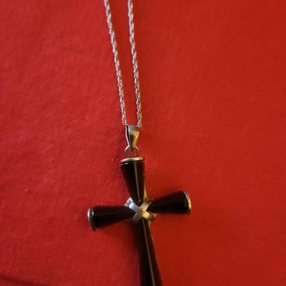 Sterling Silver Black Onyx Inlay Cross Pendant Necklace 18" Chain